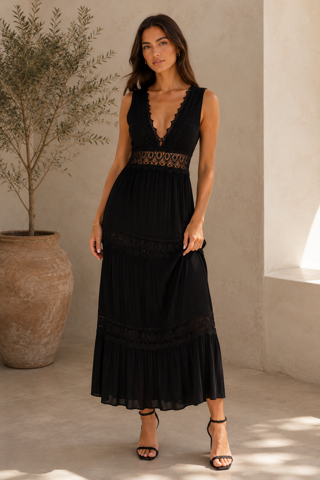 Neve Crochet Maxi - Black