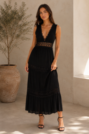 Neve Crochet Maxi - Black