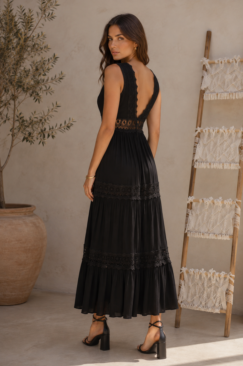 Neve Crochet Maxi - Black